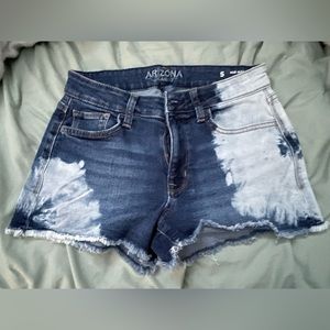 Arizona mid-rise jean shorts, size 5.
